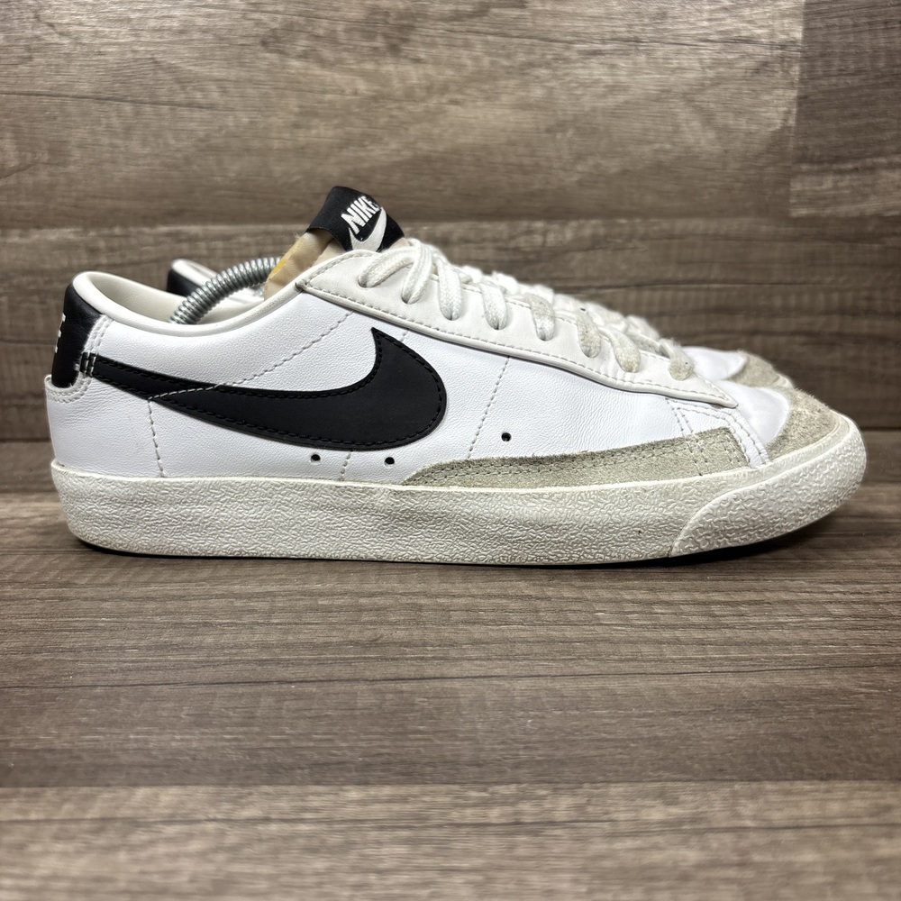 Nike Blazer Low 77 White Black Mens US Size 8.5 EUR 40 DC4769-102 Sneakers
